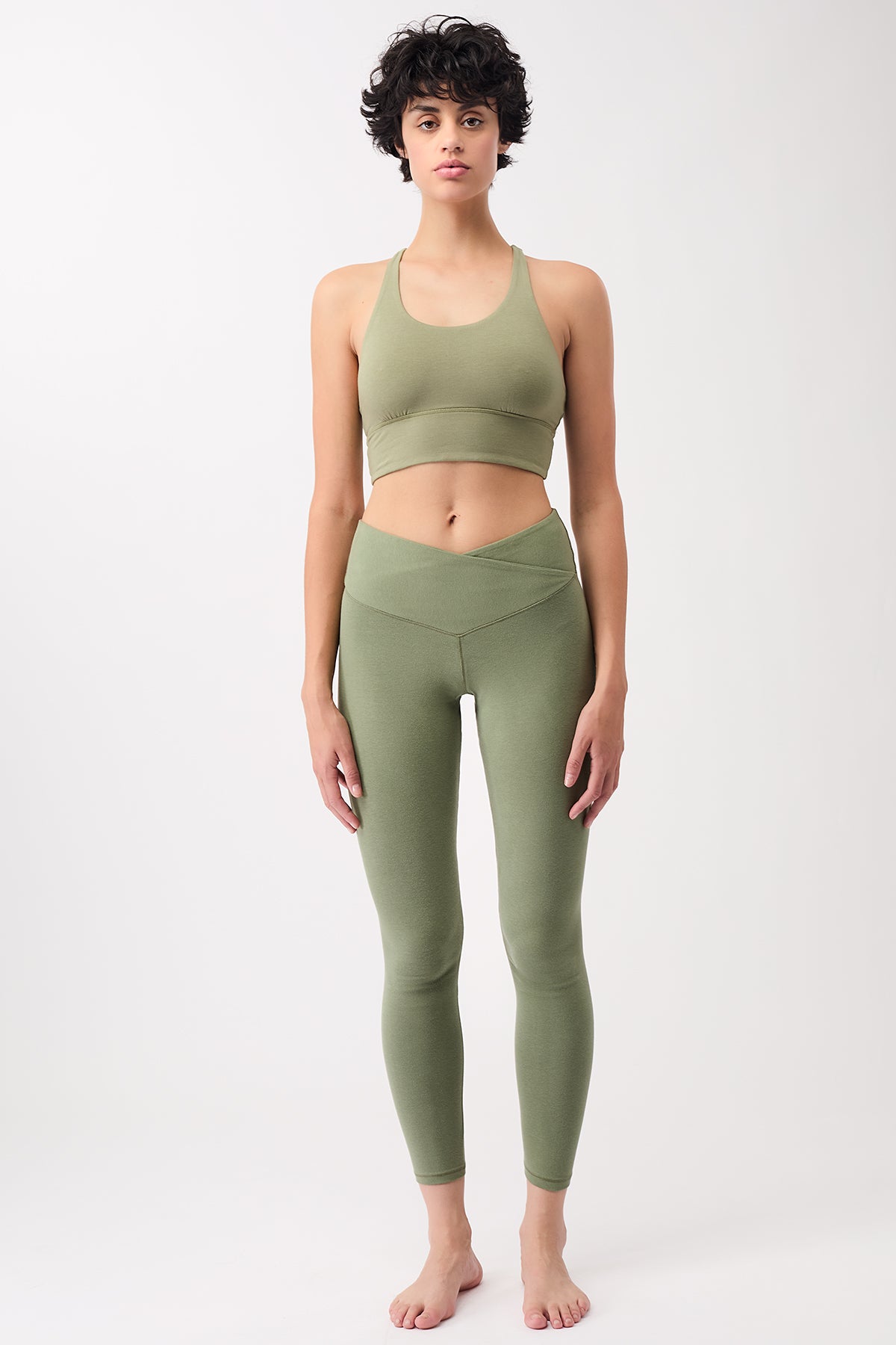 Mandala Fitness Pant Grün Outfit Front - Wrap Legging