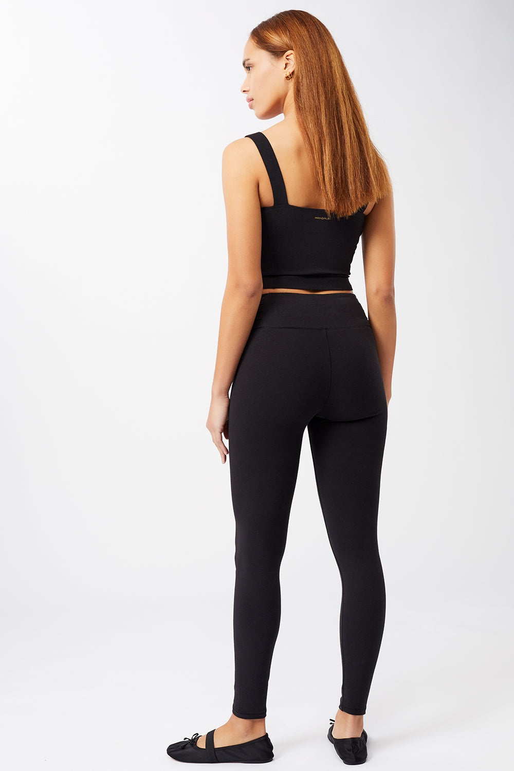 Mandala Sport Pant Schwarz Outfit Rückseite - Barre Tight