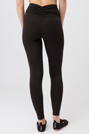 Mandala Fitness Legging Black Rückansicht - On Point Legging