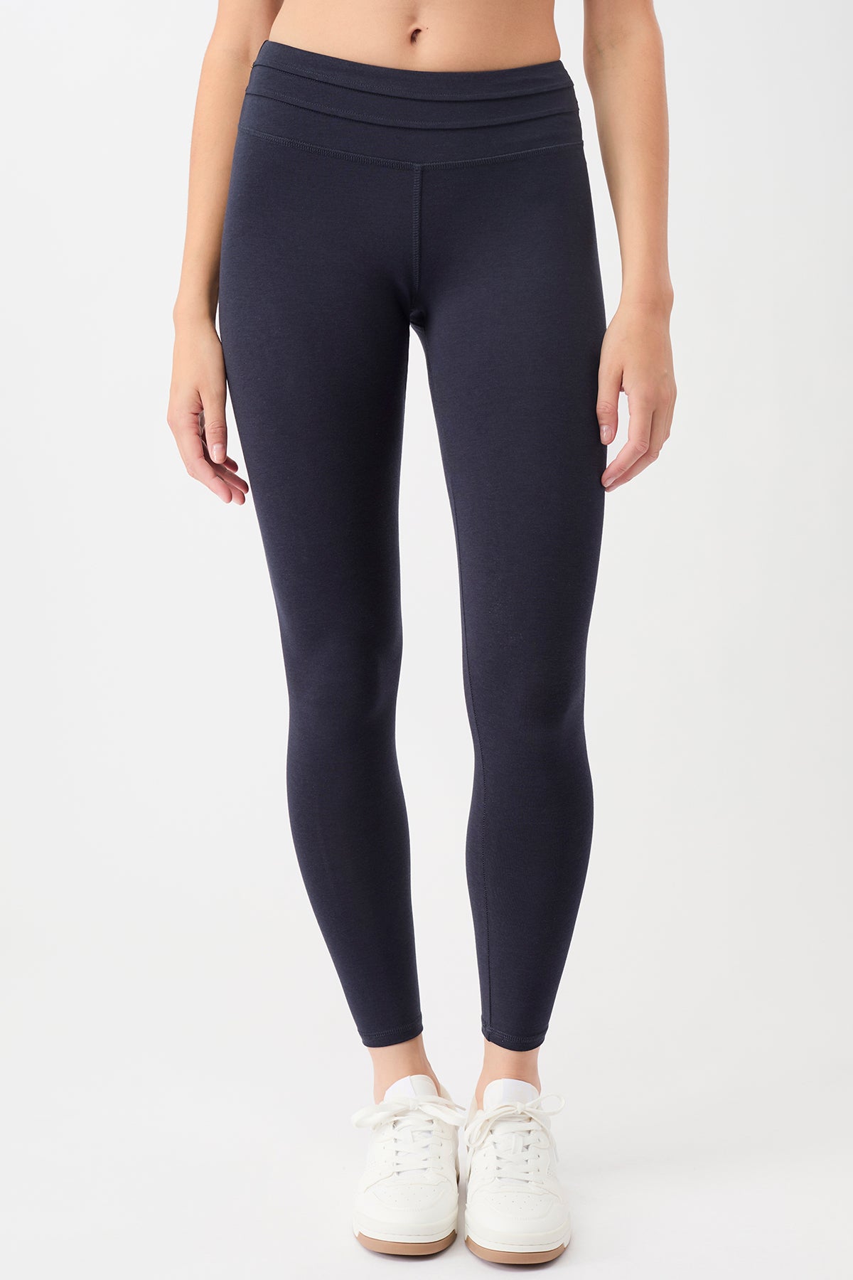 Mandala Sport Pant Blau Front - Best Shaped Legging