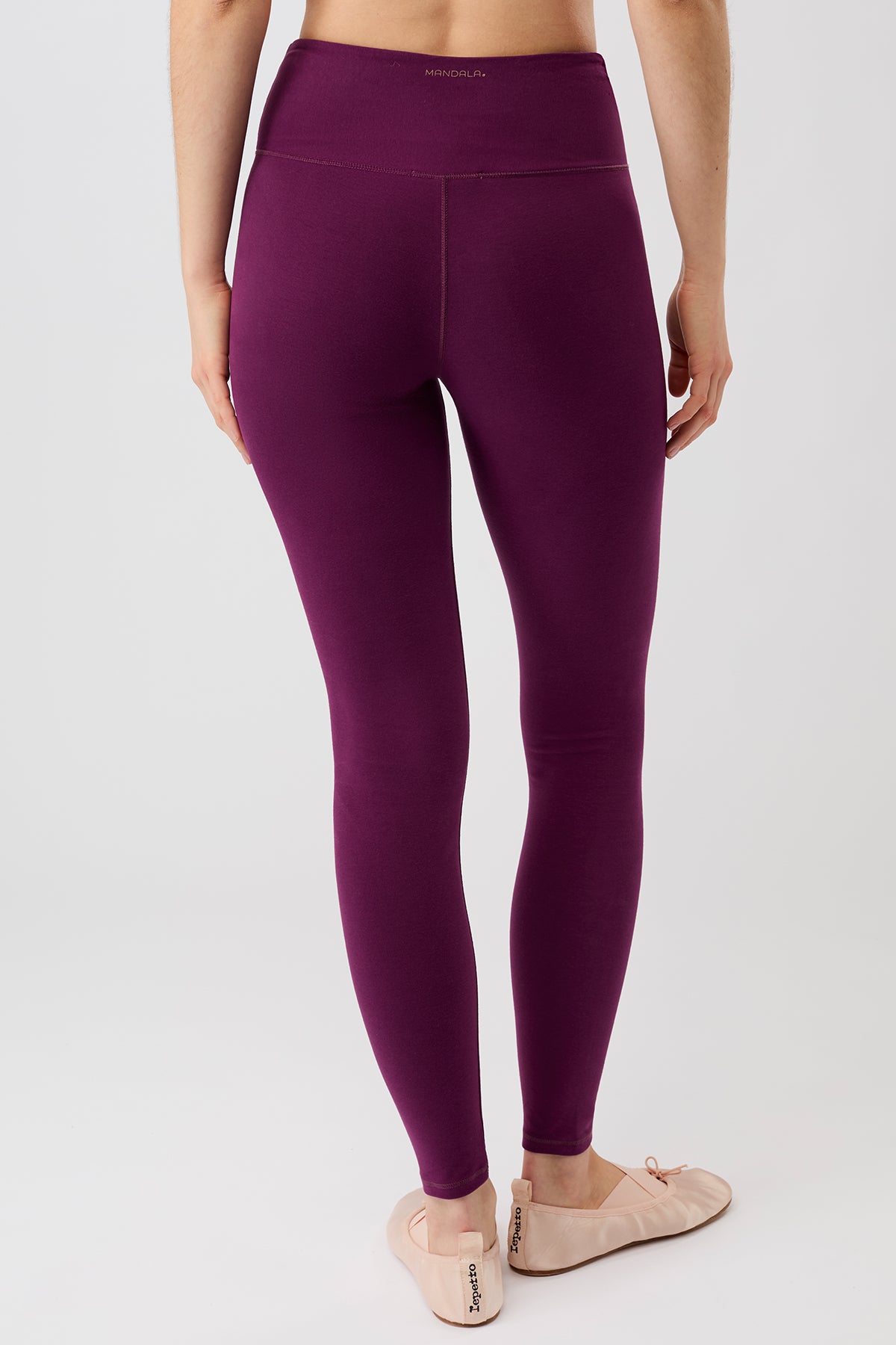 Mandala Fitness Pant Lila Rückansicht - Wrap Legging