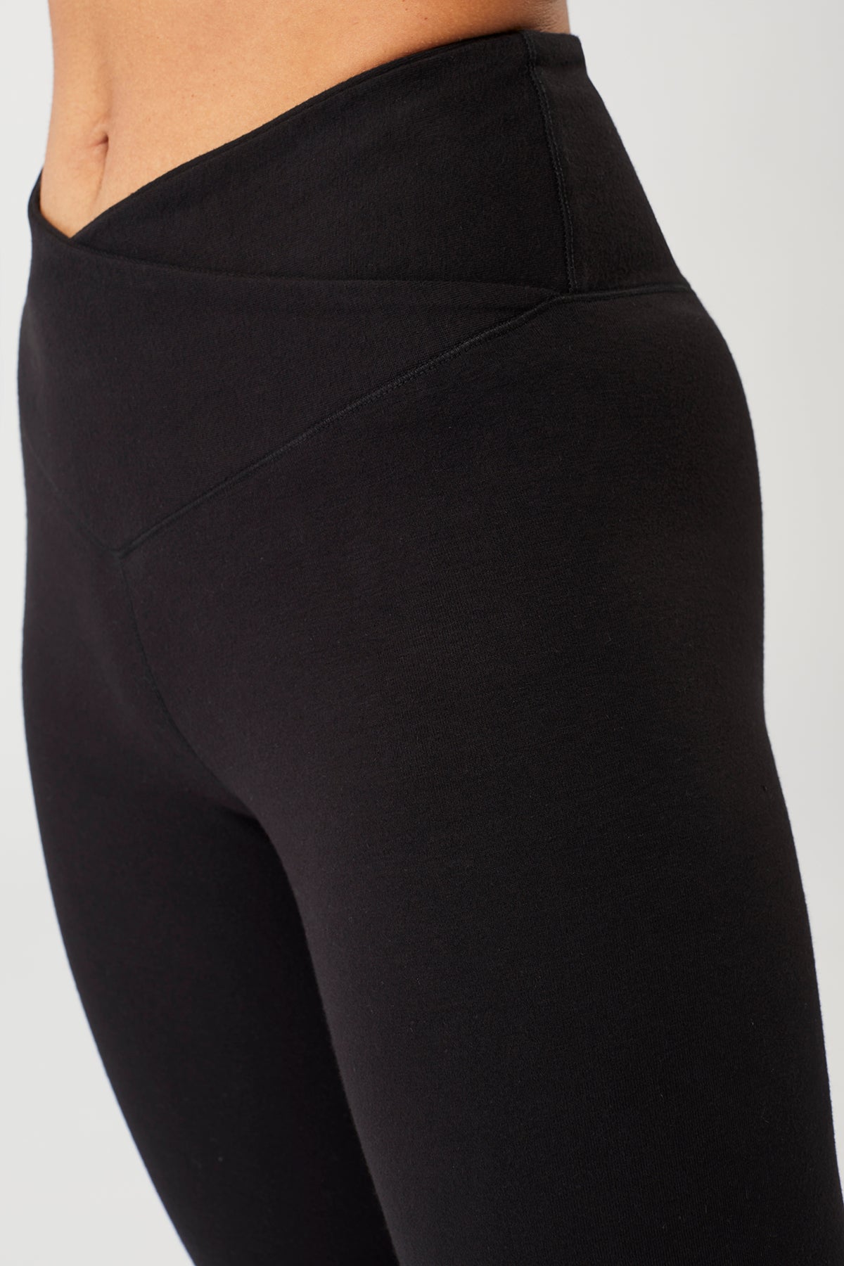 Mandala Fitness Pant Schwarz Detail - Wrap Legging