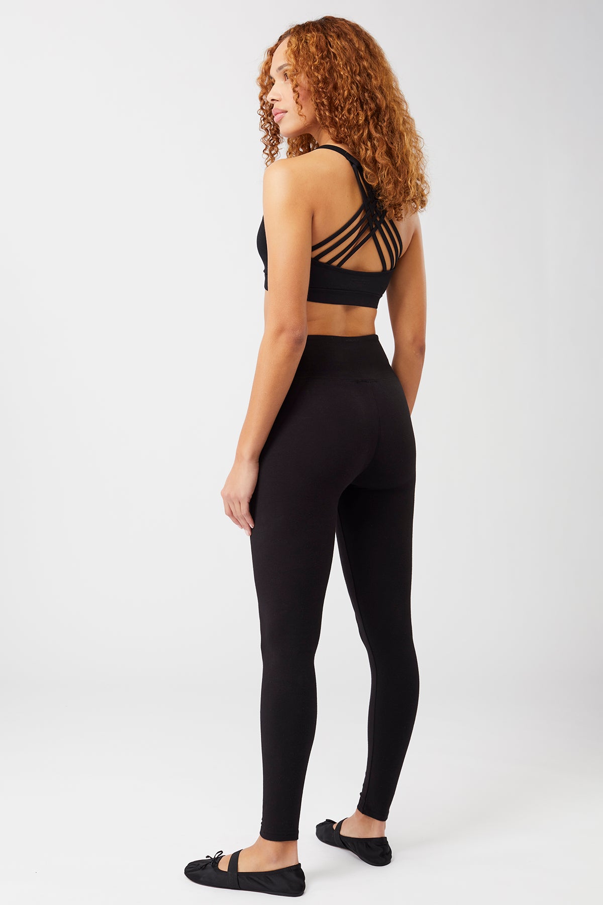 Mandala Fitness Pant Schwarz Outfit Rückseite - Wrap Legging