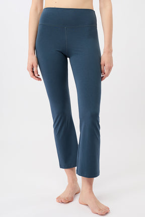 Mandala Trainings Pant Blau Front - Cropped Flared Pants