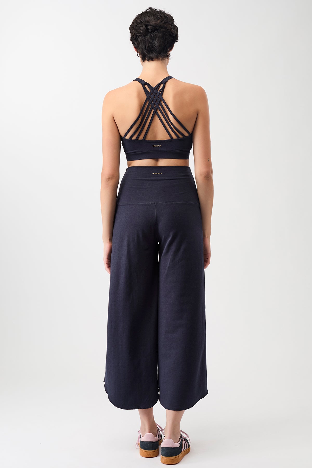 Mandala Sport Pant Blau Outfit Rückseite - Tulip Pants