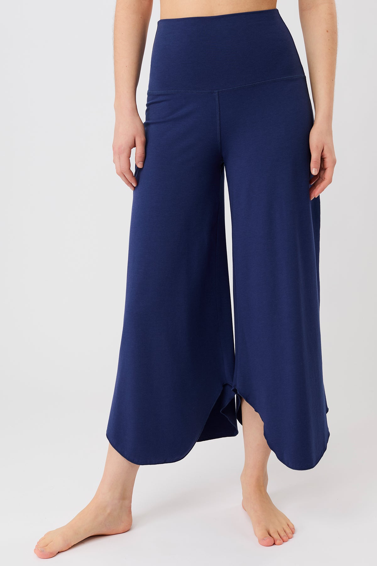 Mandala Sport Pant Blau Front - Tulip Pants