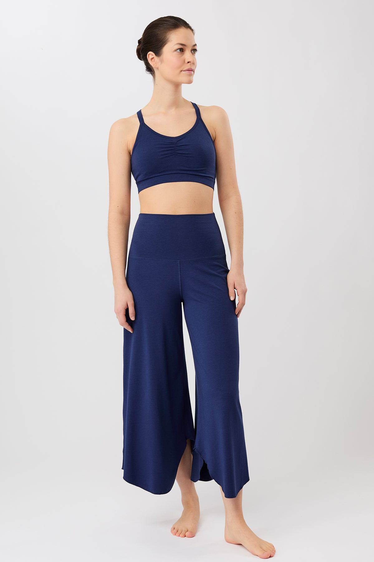 Mandala Sport Pant Blau Outfit Front - Tulip Pants