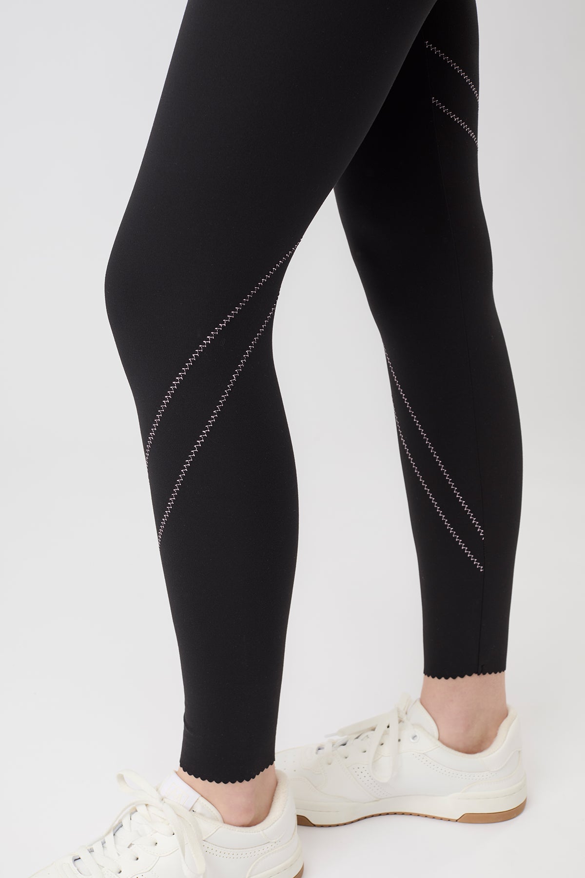 Mandala Sport Pant Schwarz Detail - High Waist Surf Leggings