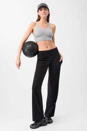 Mandala Sport Pant Schwarz Outfit Front - Wild Leg Workout Pants