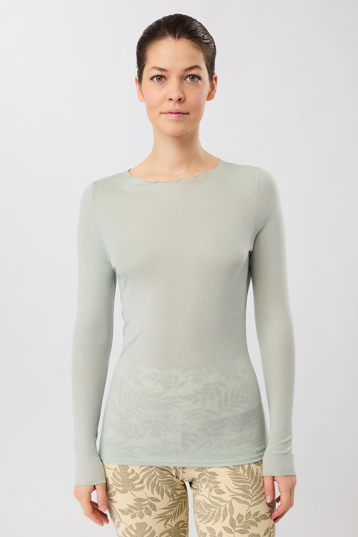 Mandala Trainings Shirt Grün Front - Crew Neck Wool Mix