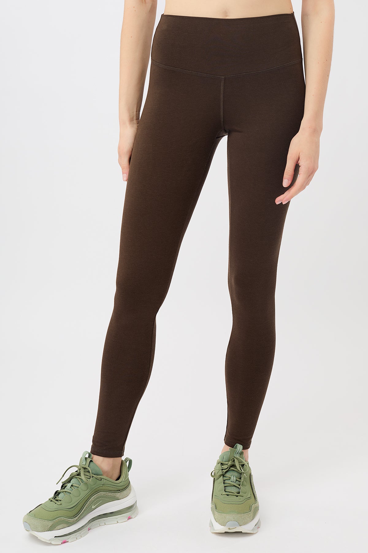 Mandala Fitness Pant Braun Front - Best Loved Legging