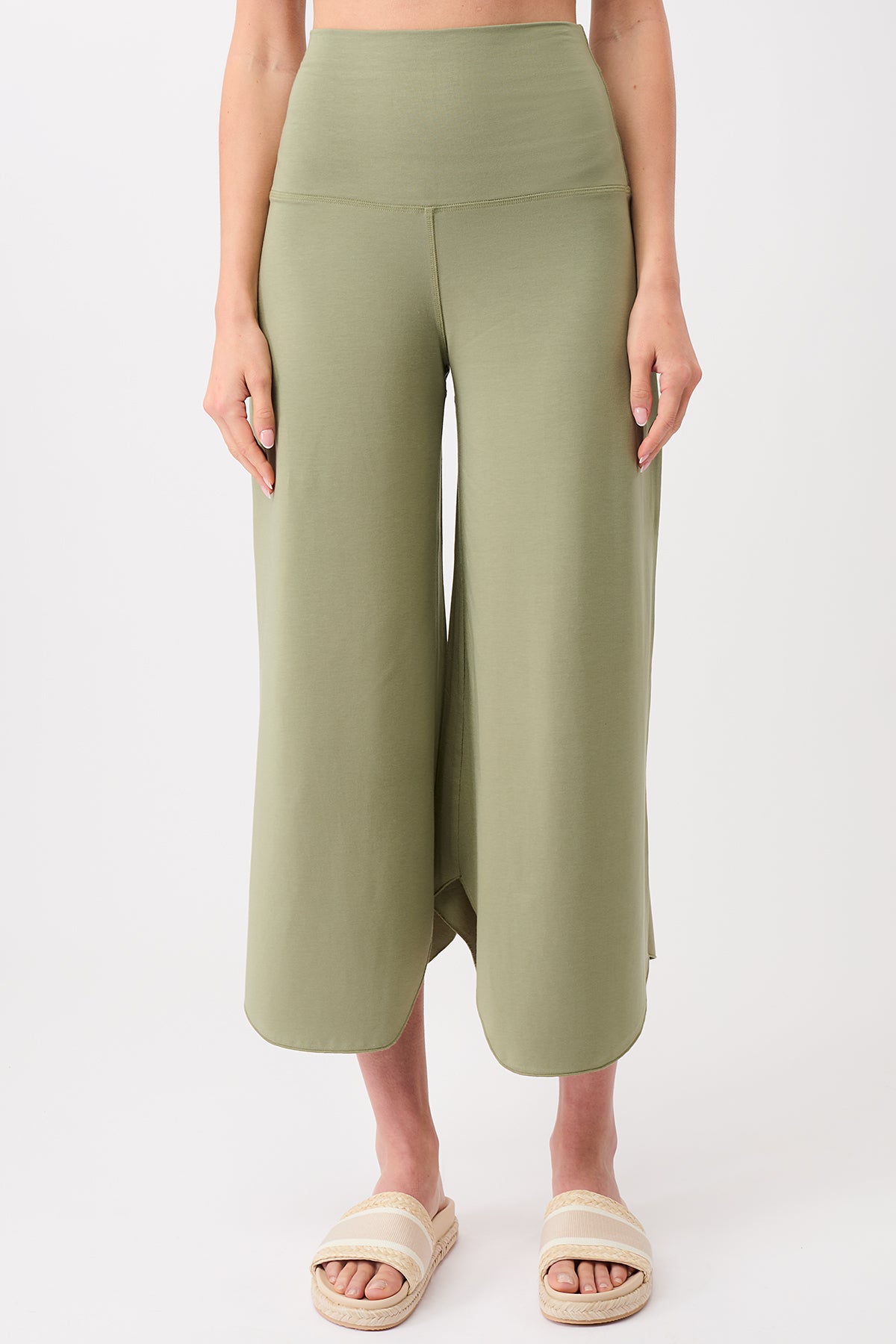 Mandala Sport Pant Grün Front - Tulip Pants