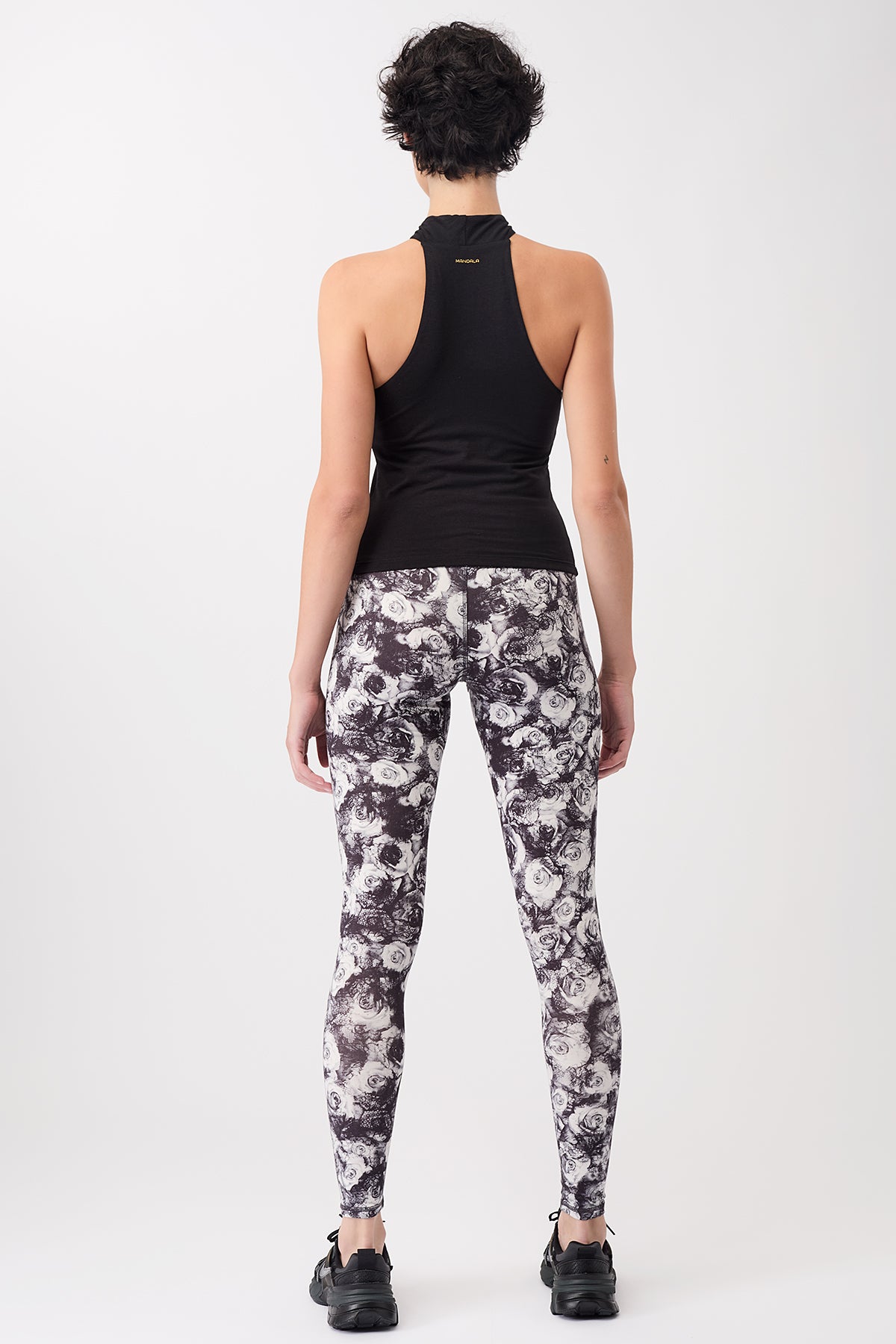 Mandala Trainings Pant Blumen Print Outfit Rückseite - Printed Leggings