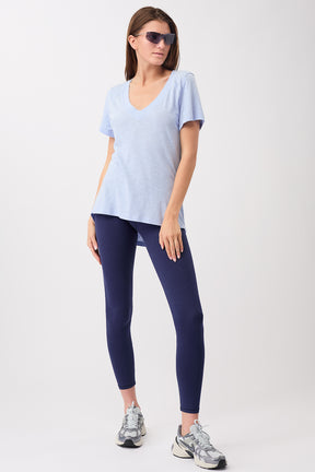 Mandala Trainings Shirt Blau Outfit Front - The New V-Neck