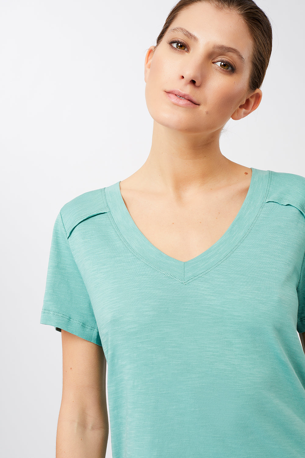 Mandala Trainings Shirt Grün Detail Front - The New V-Neck